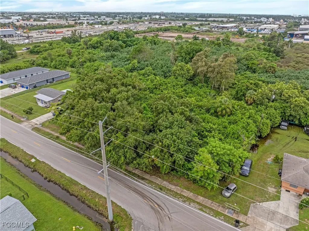 2700 Ford Street Fort Myers FL 33916