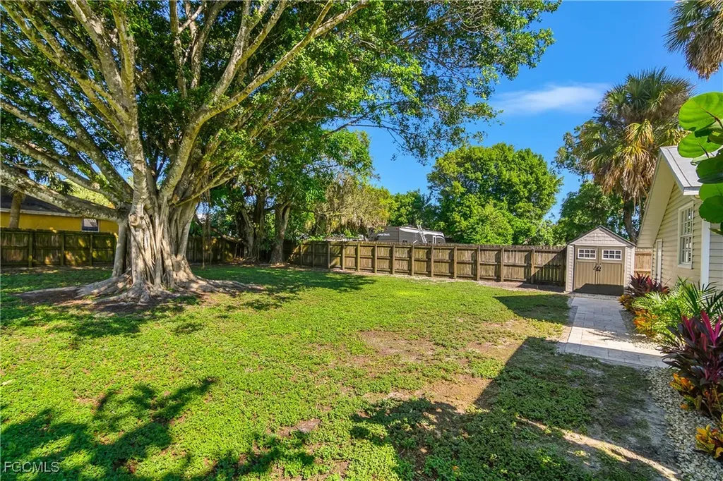 27748 Pullen Avenue Bonita Springs FL 34135