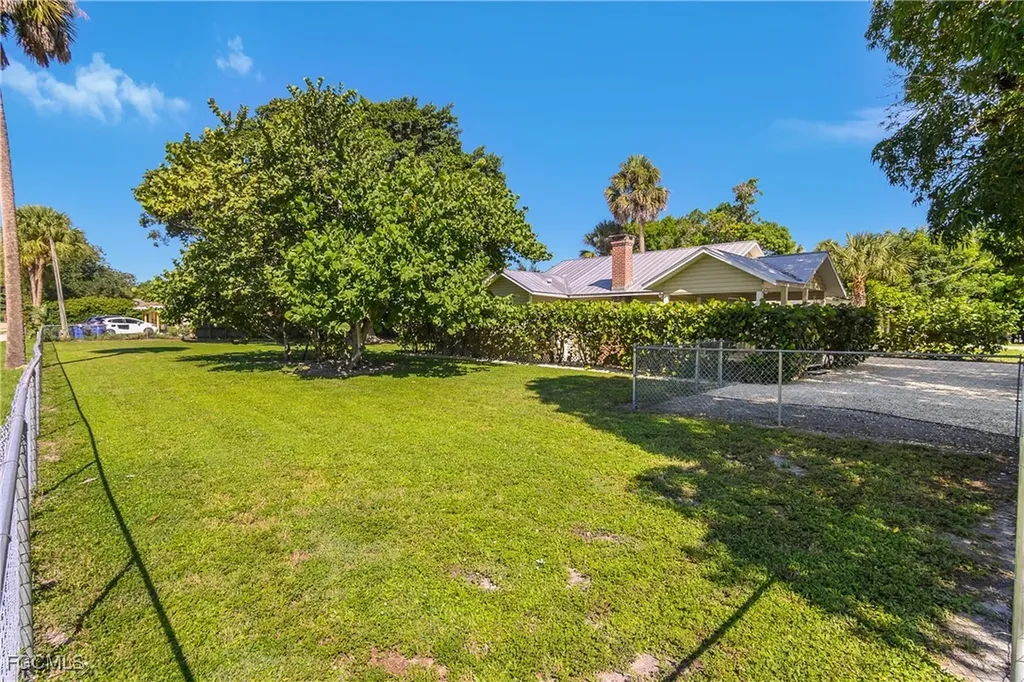 27748 Pullen Avenue Bonita Springs FL 34135