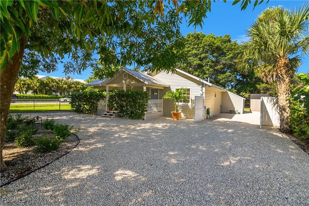 27748 Pullen Avenue Bonita Springs FL 34135