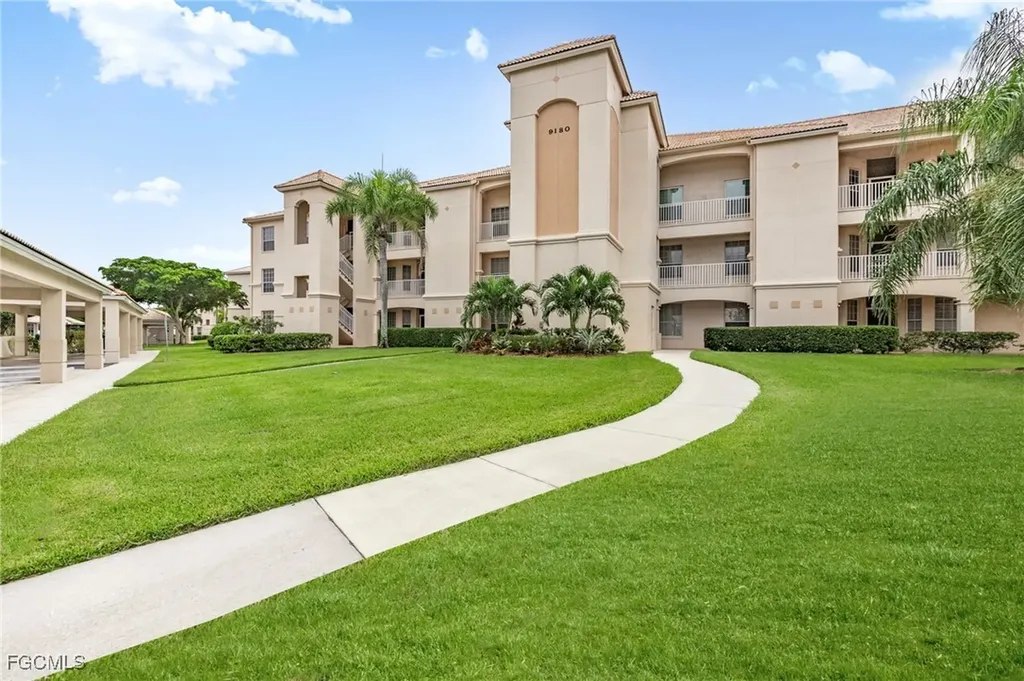9180 Southmont Cove Fort Myers FL 33908