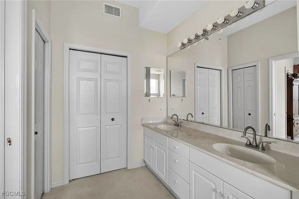 9180 Southmont Cove Fort Myers FL 33908