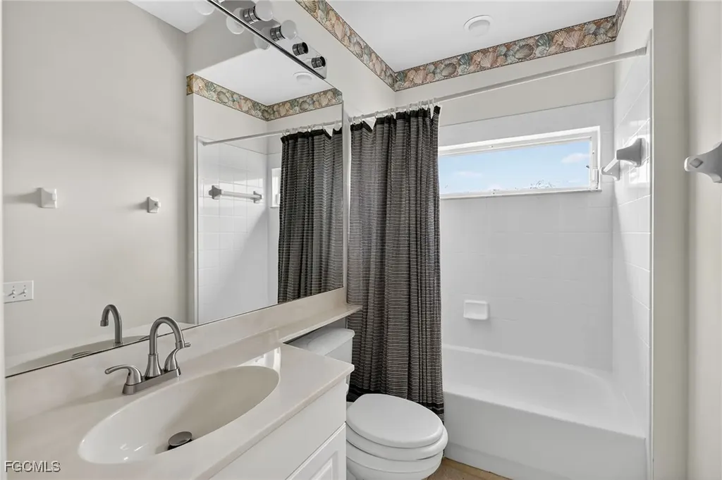 9180 Southmont Cove Fort Myers FL 33908