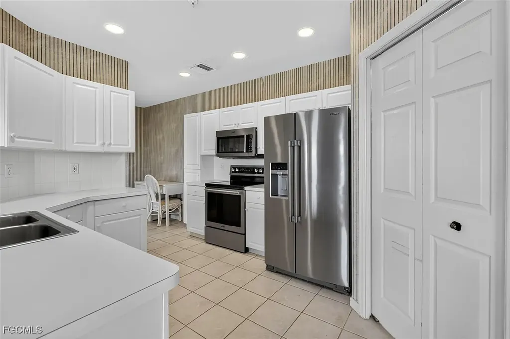 9180 Southmont Cove Fort Myers FL 33908