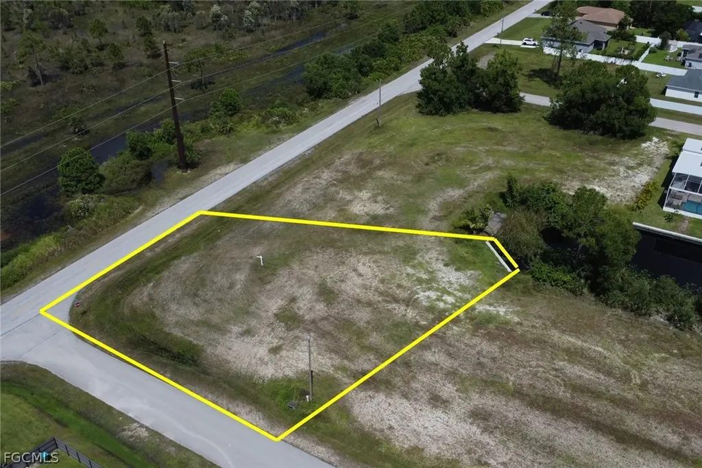 801 NE 38th Terrace Cape Coral FL 33909