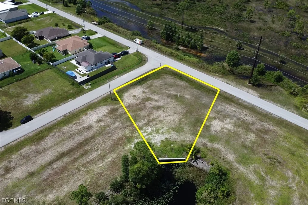 801 NE 38th Terrace Cape Coral FL 33909