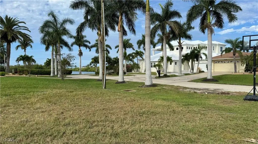 2824 SW 42nd Lane Cape Coral FL 33914