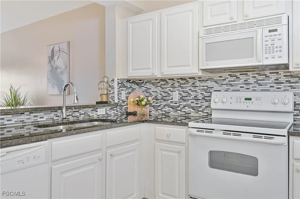 10010 Maddox Lane Bonita Springs FL 34135