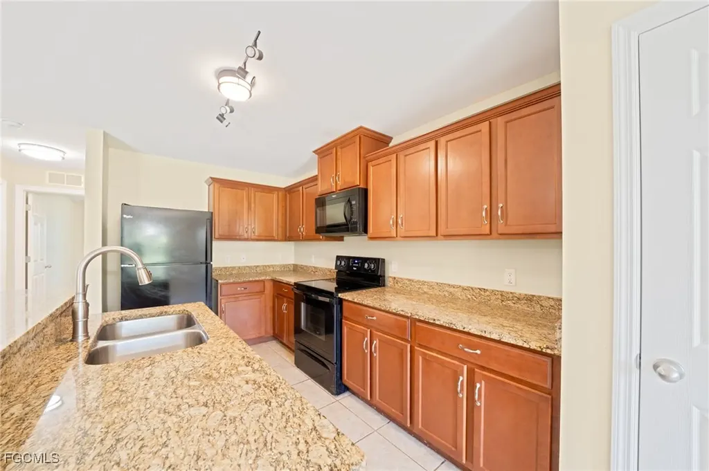 1005 SW 6th Place Cape Coral FL 33991