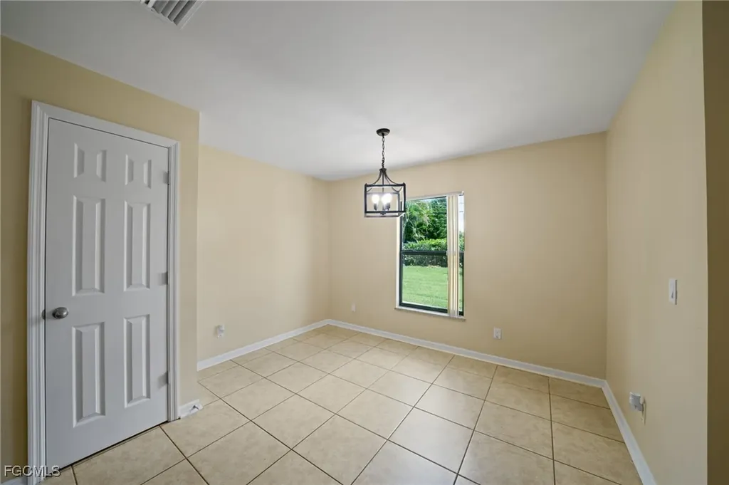 1005 SW 6th Place Cape Coral FL 33991