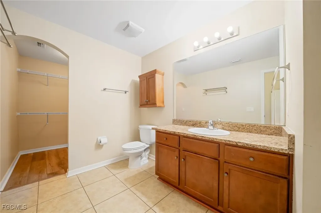 1005 SW 6th Place Cape Coral FL 33991