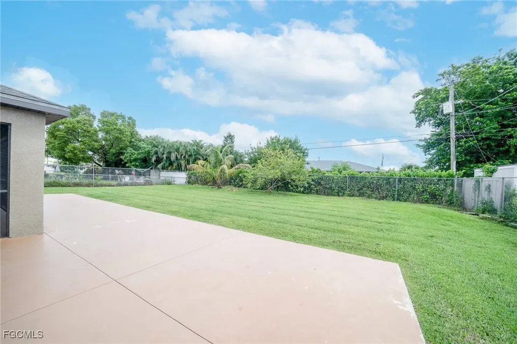 1005 SW 6th Place Cape Coral FL 33991