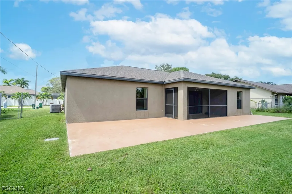 1005 SW 6th Place Cape Coral FL 33991