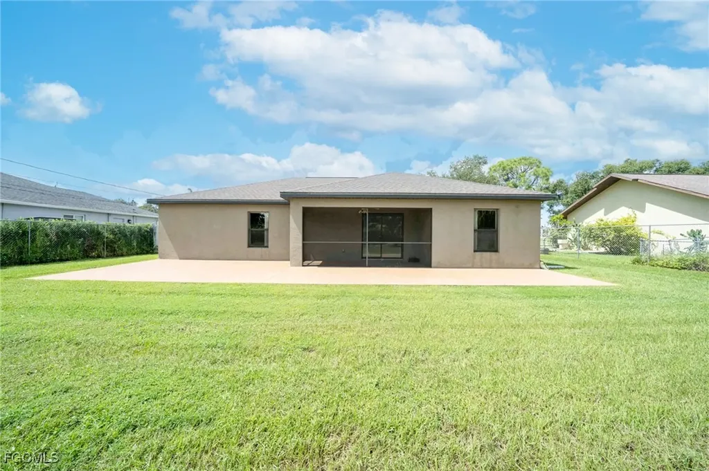 1005 SW 6th Place Cape Coral FL 33991