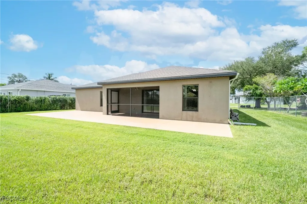 1005 SW 6th Place Cape Coral FL 33991