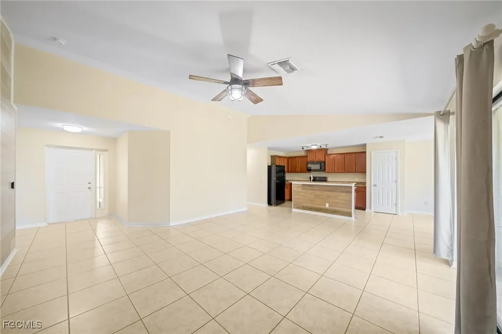 1005 SW 6th Place Cape Coral FL 33991
