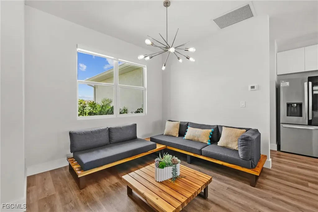 2016 NW 1st Avenue Cape Coral FL 33993