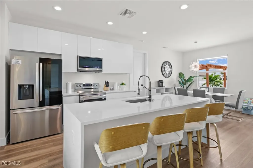 2016 NW 1st Avenue Cape Coral FL 33993