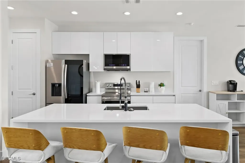 2016 NW 1st Avenue Cape Coral FL 33993