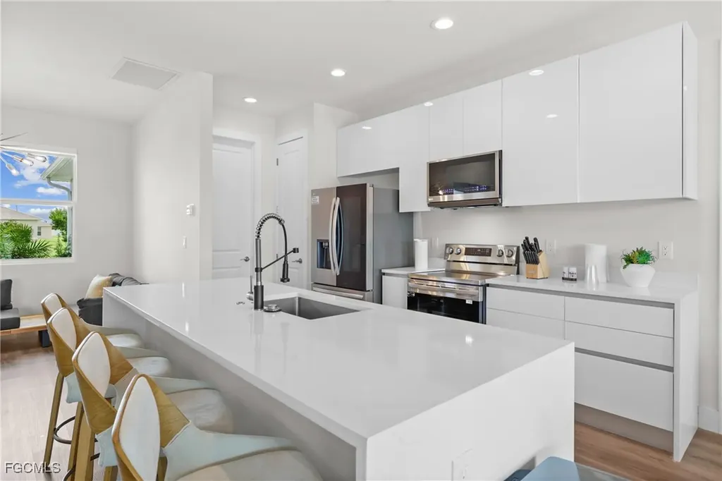 2016 NW 1st Avenue Cape Coral FL 33993