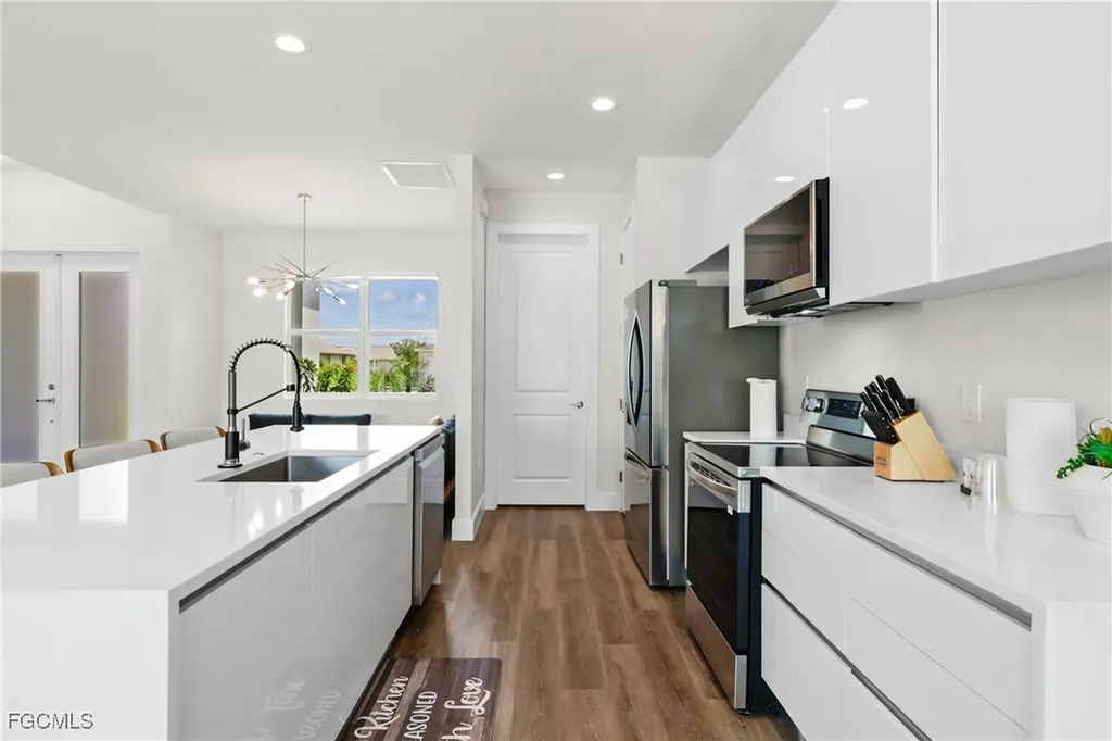 2016 NW 1st Avenue Cape Coral FL 33993