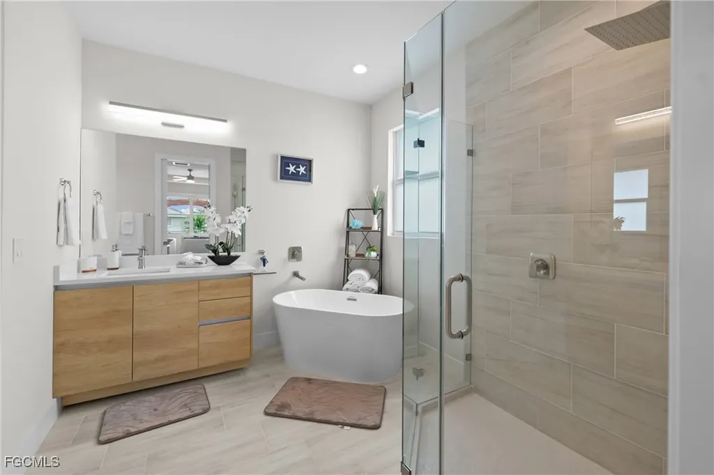 2016 NW 1st Avenue Cape Coral FL 33993