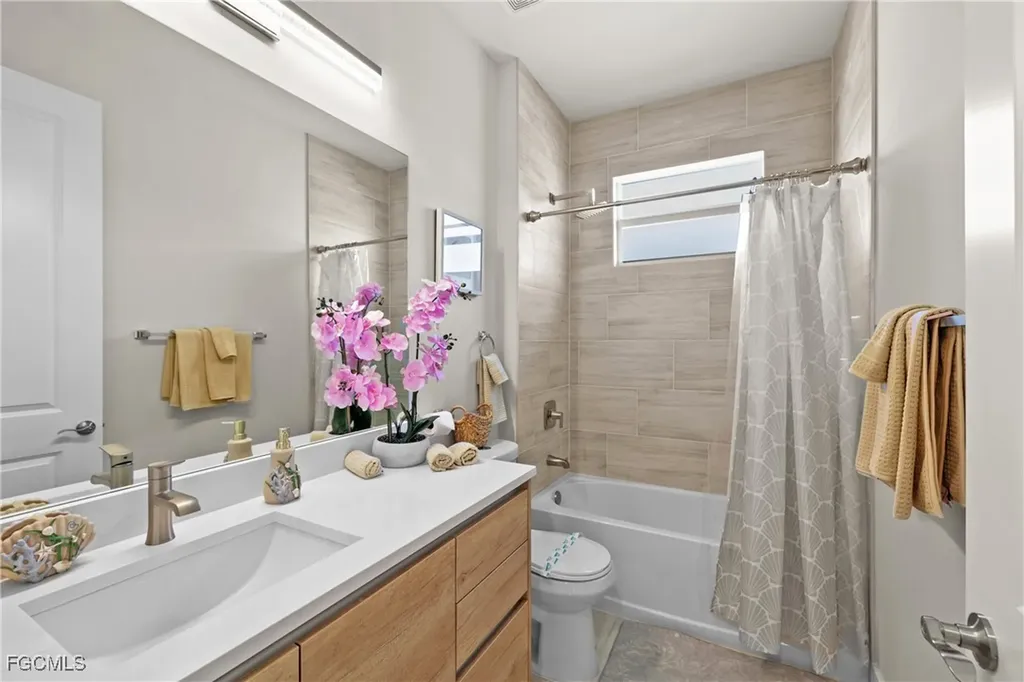 2016 NW 1st Avenue Cape Coral FL 33993