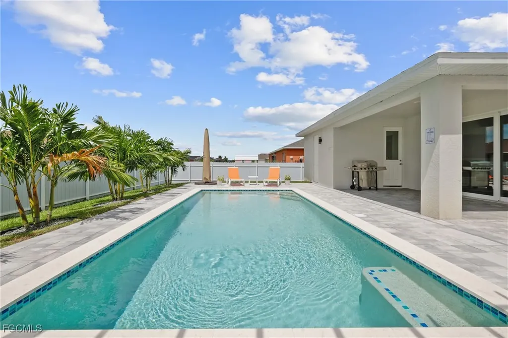 2016 NW 1st Avenue Cape Coral FL 33993