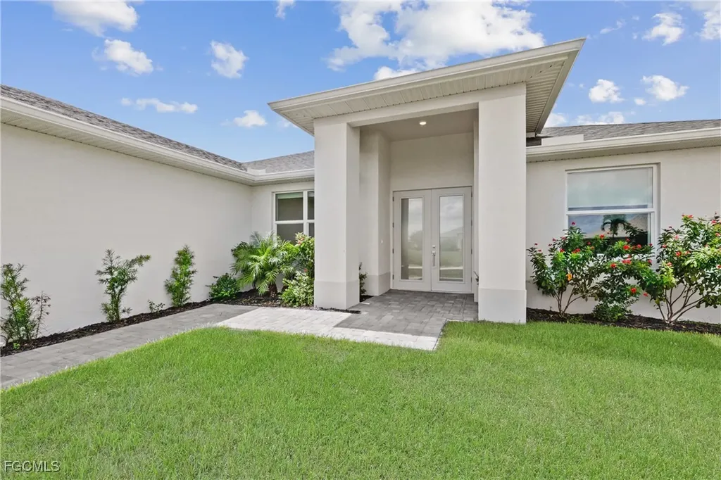 2016 NW 1st Avenue Cape Coral FL 33993
