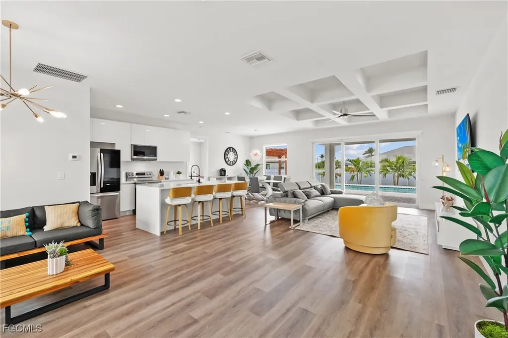 2016 NW 1st Avenue Cape Coral FL 33993