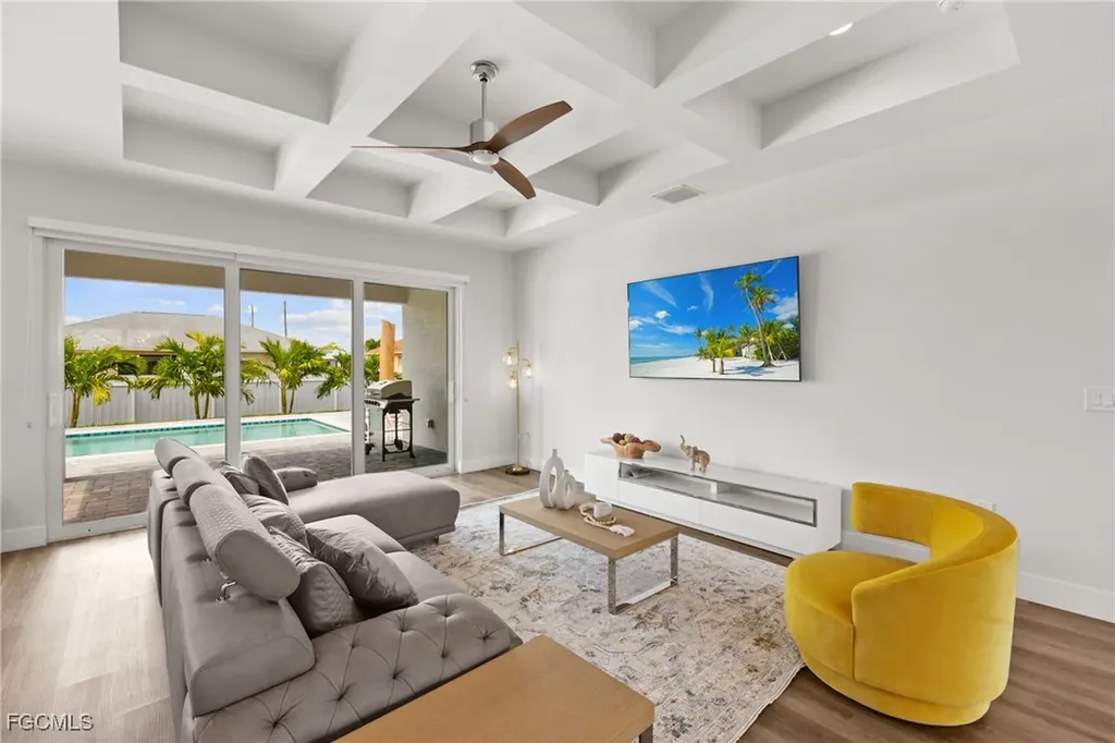 2016 NW 1st Avenue Cape Coral FL 33993