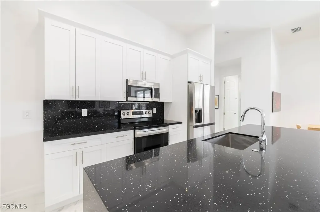409 NW 36th Avenue Cape Coral FL 33993