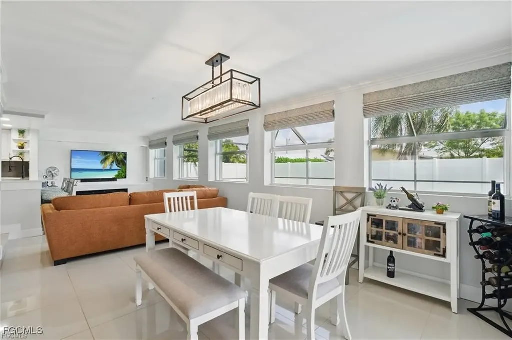 2941 SE 10th Place Cape Coral FL 33904