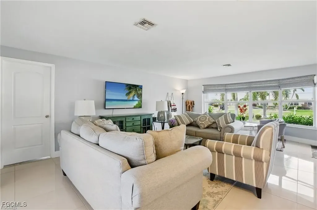 2941 SE 10th Place Cape Coral FL 33904