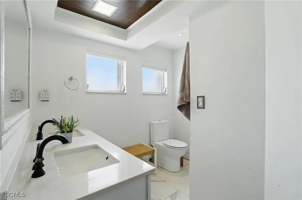 2941 SE 10th Place Cape Coral FL 33904