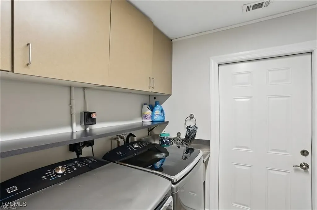 2941 SE 10th Place Cape Coral FL 33904