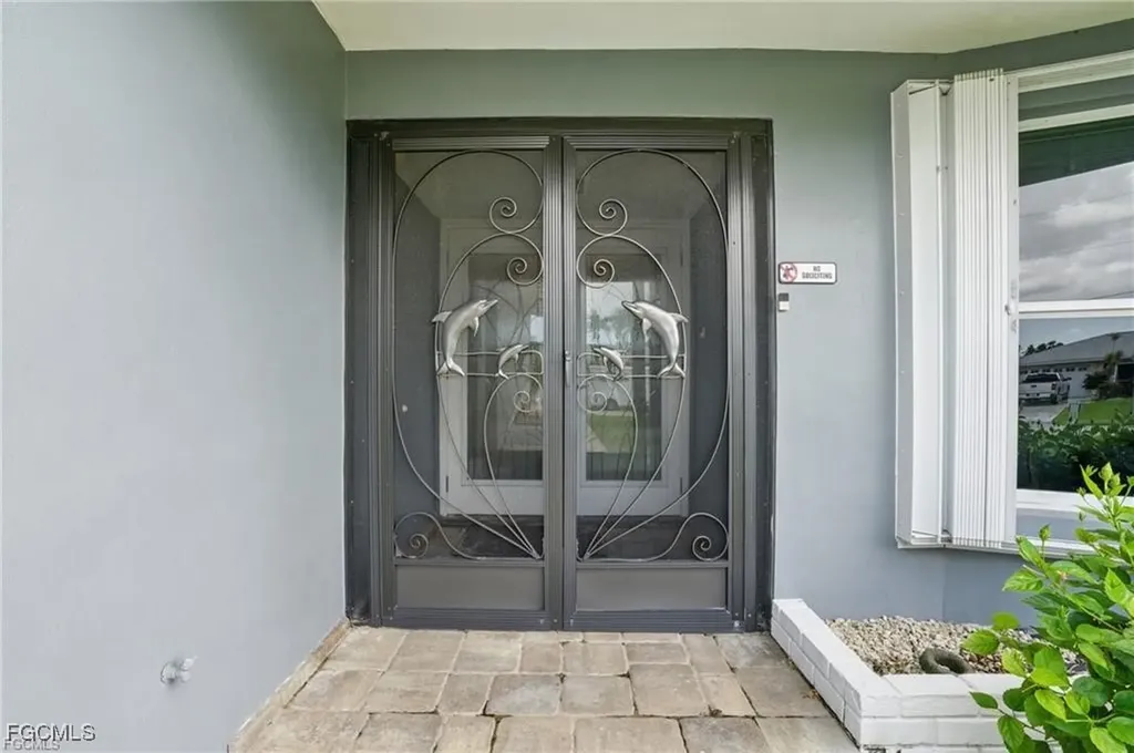 2941 SE 10th Place Cape Coral FL 33904