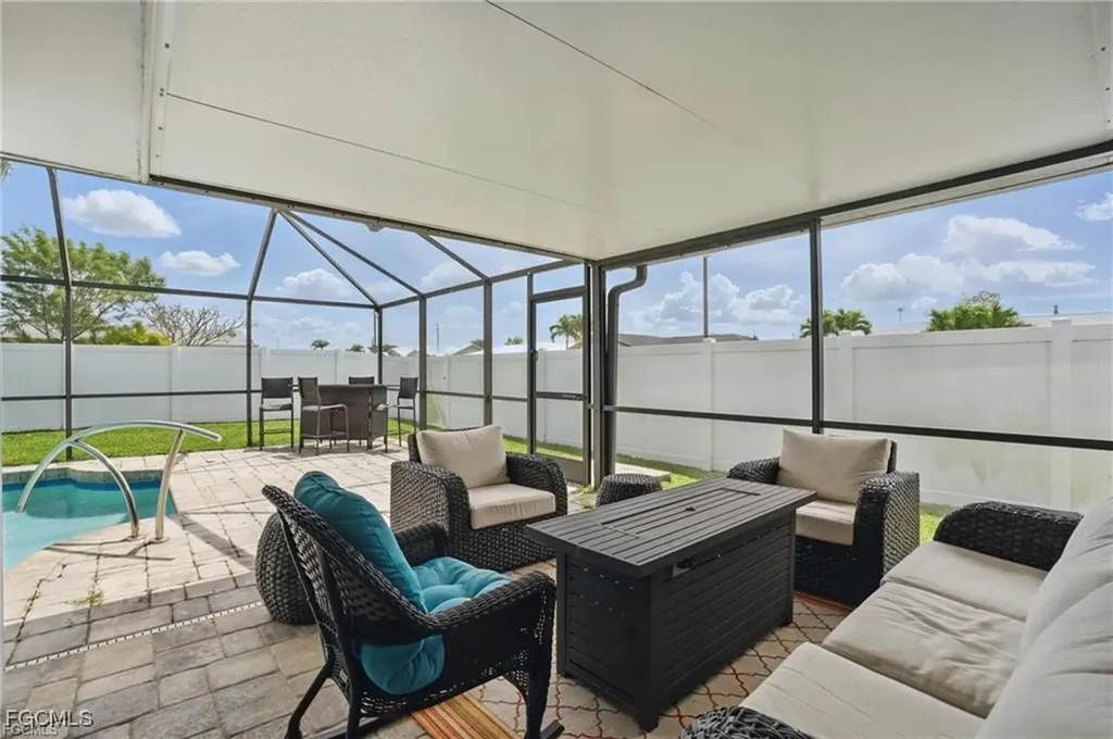 2941 SE 10th Place Cape Coral FL 33904