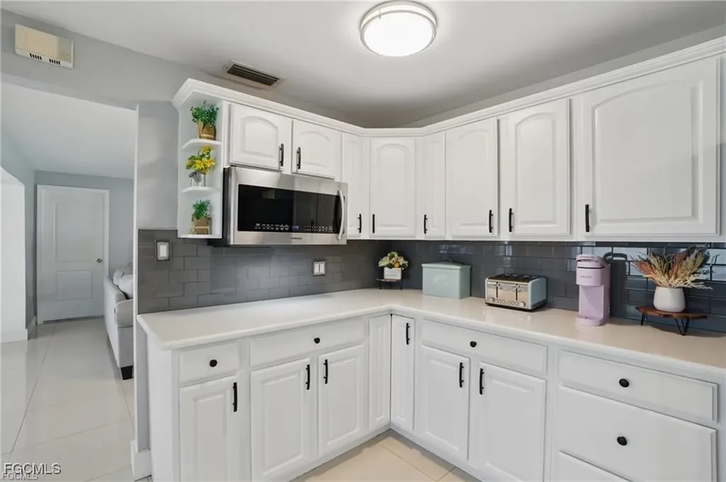 2941 SE 10th Place Cape Coral FL 33904