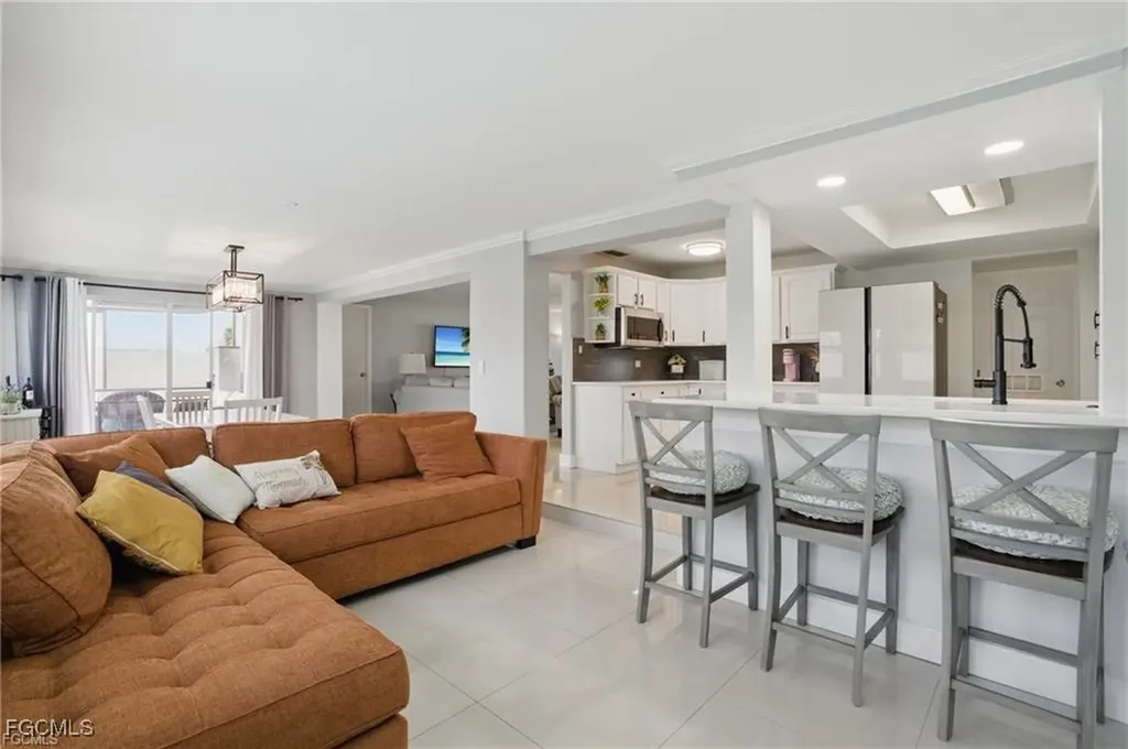 2941 SE 10th Place Cape Coral FL 33904