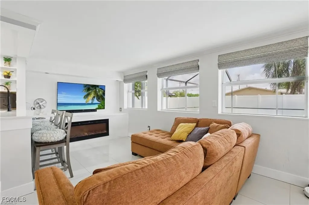 2941 SE 10th Place Cape Coral FL 33904