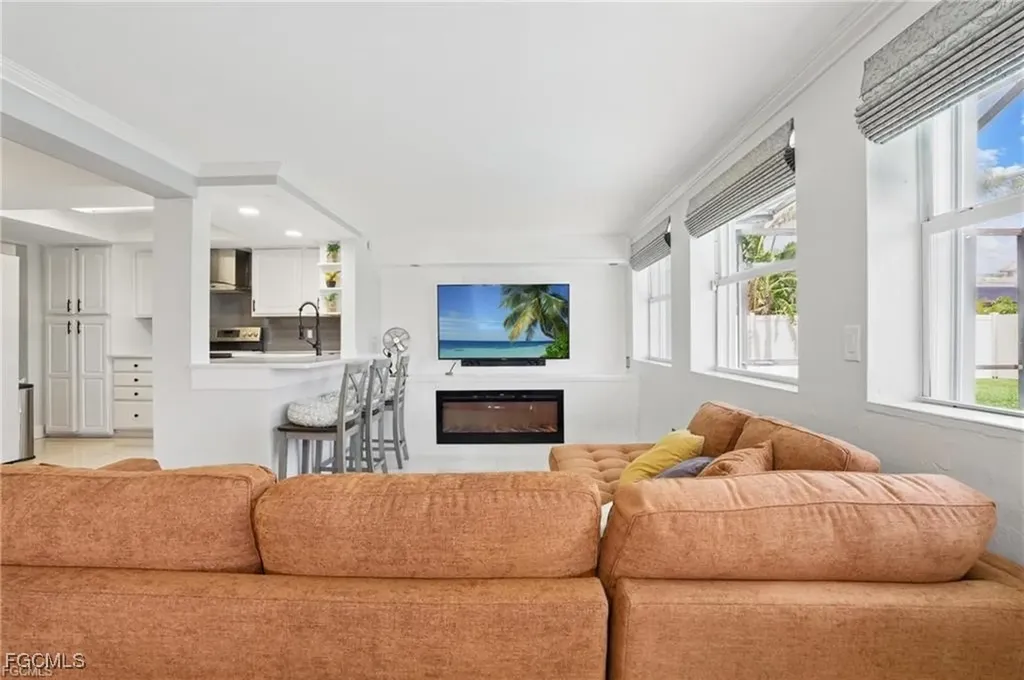 2941 SE 10th Place Cape Coral FL 33904