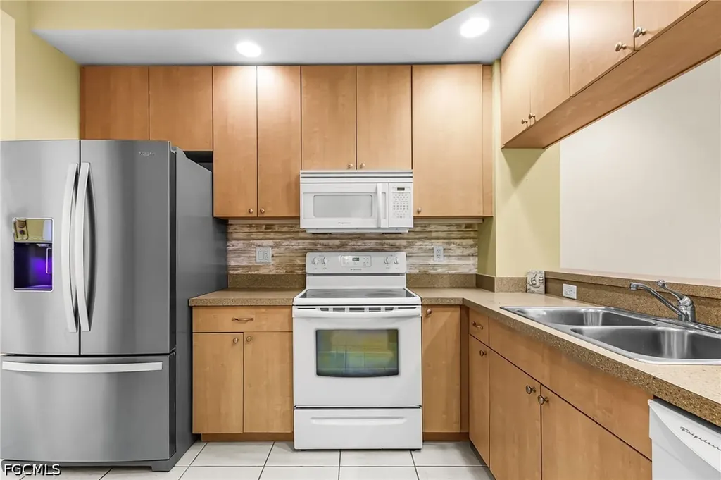 1137 Van Loon Commons Circle Cape Coral FL 33909