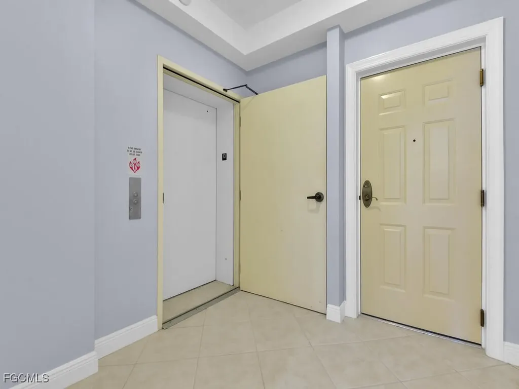 2745 1st Street Fort Myers FL 33916