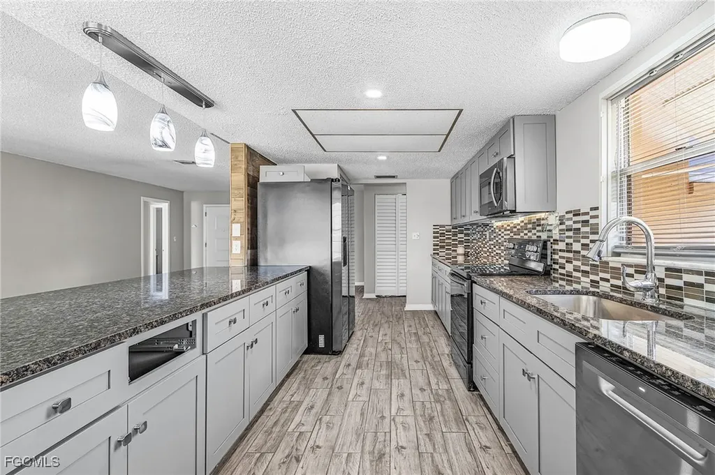 12325 River Road Fort Myers FL 33905