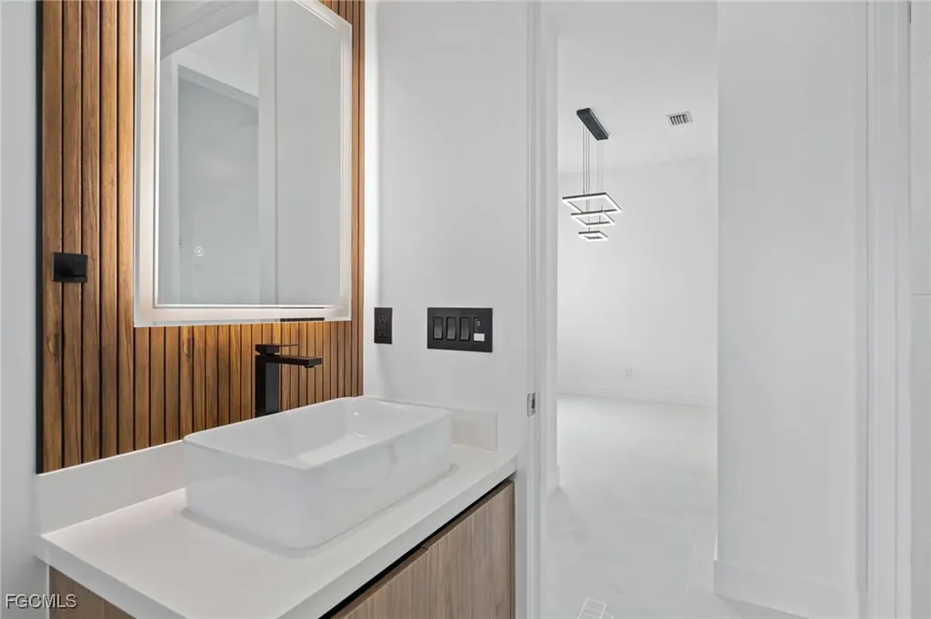 1801 NW 10th Terrace Cape Coral FL 33993