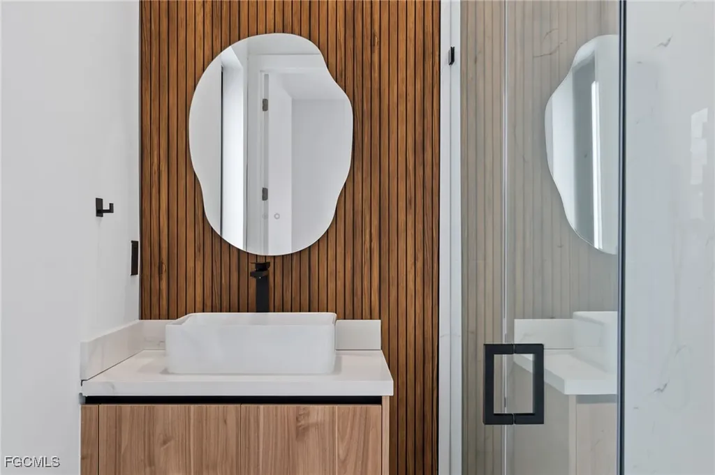 1801 NW 10th Terrace Cape Coral FL 33993