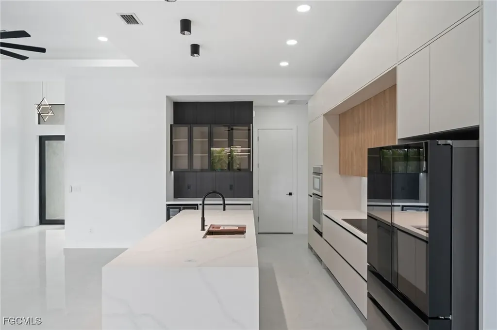 1801 NW 10th Terrace Cape Coral FL 33993