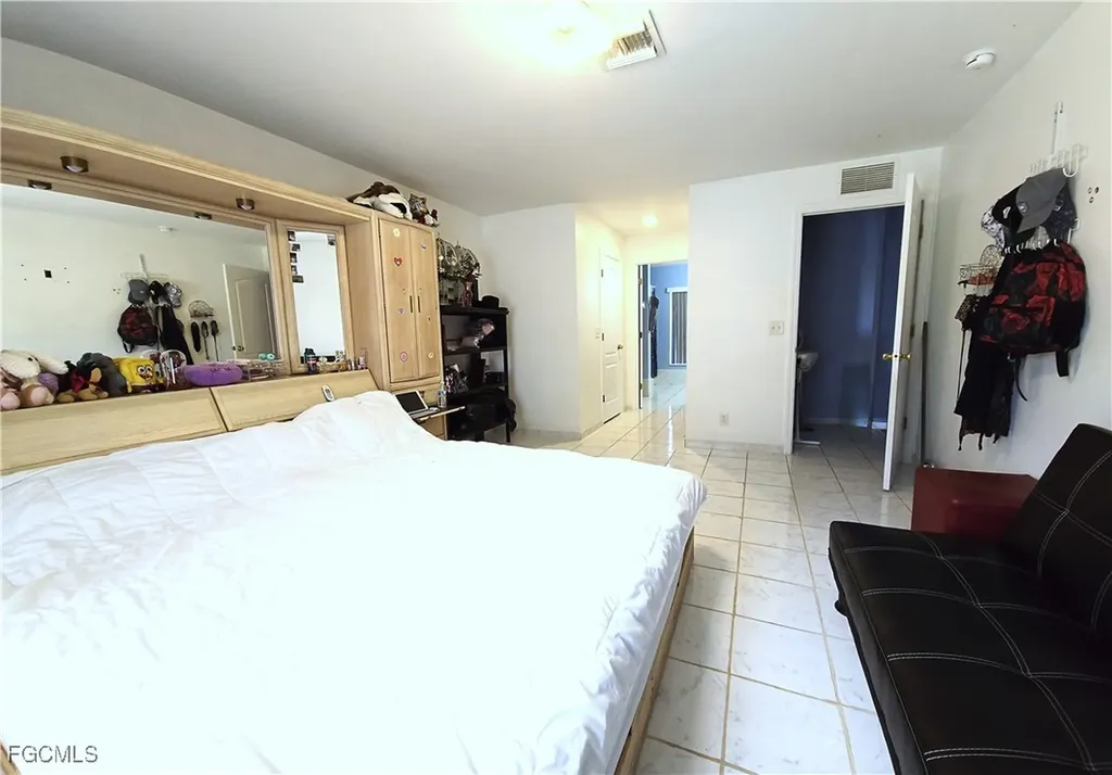 2900 NW 19th Place Cape Coral FL 33993