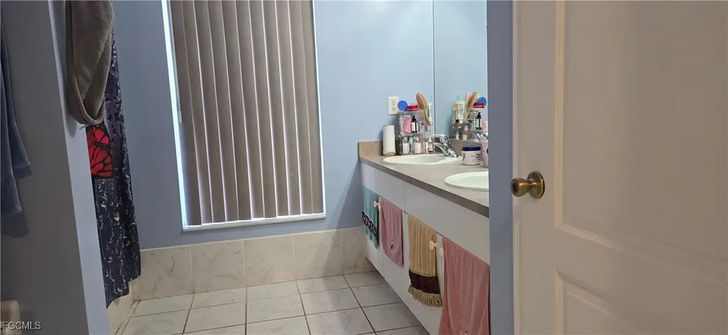 2900 NW 19th Place Cape Coral FL 33993